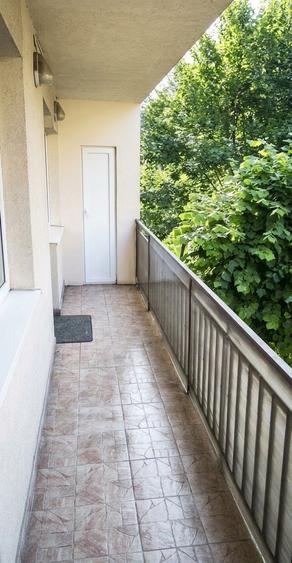 Apartament cu 3 camere semidecomandat în Florești