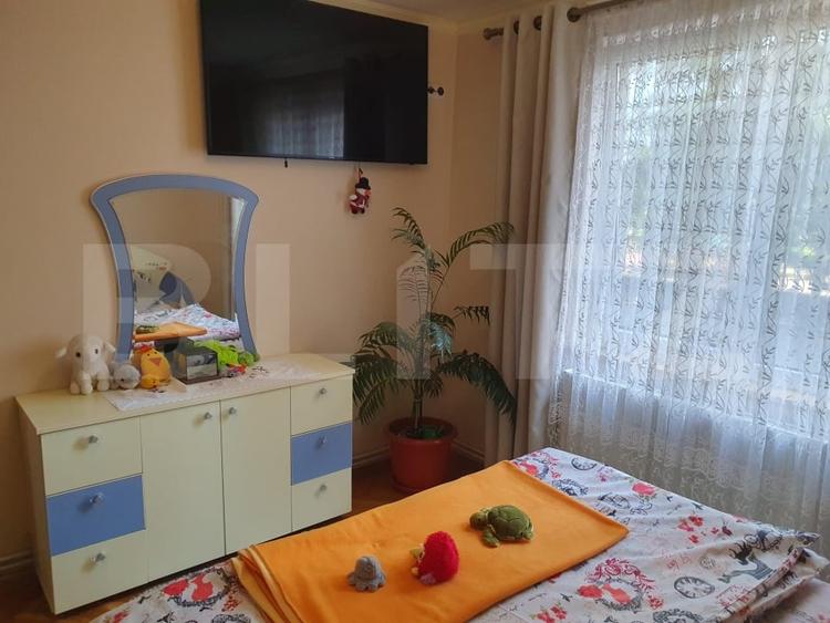 Apartament cu 3 camere decomandat, mobilat în Calea București