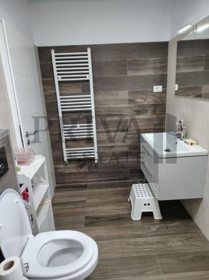Casă individuală cu 4 camere cu Canalizare în Giroc