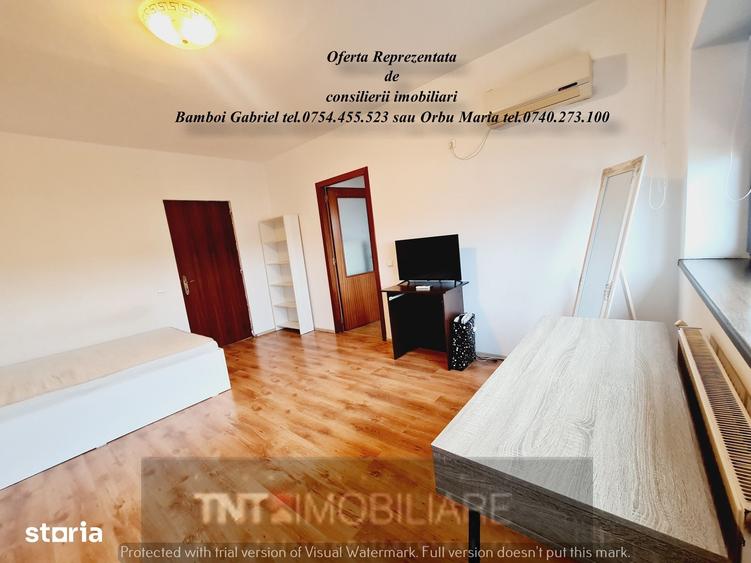 Garsonieră decomandată în Central
