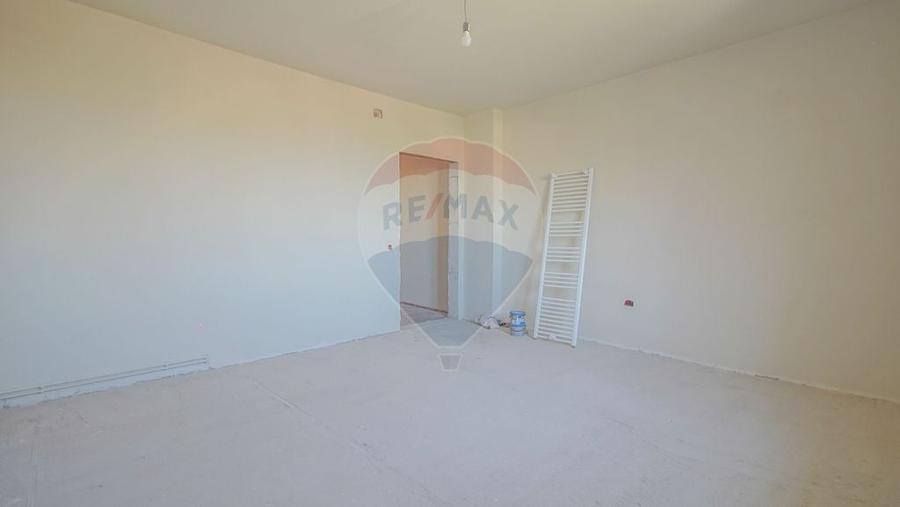 Casă cu 4 camere cu Teren 104 Mp în Centrul Civic