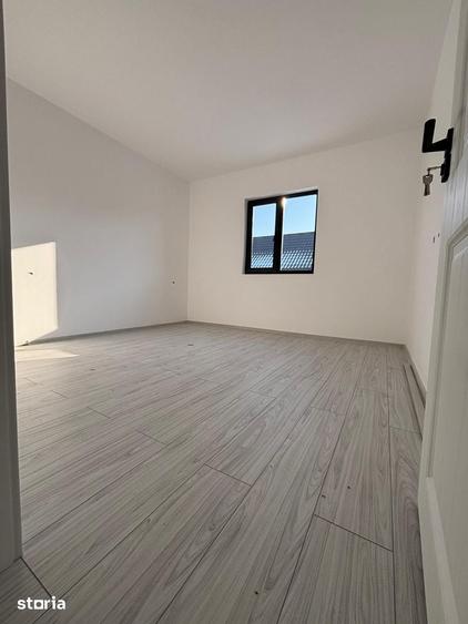 Casă cu 4 camere cu Teren 230 Mp în Central
