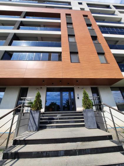 Apartament cu 3 camere decomandat în Exterior Vest