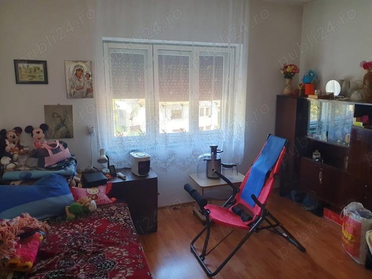 Casă cu 5 camere cu Teren 254 Mp în Hunedoara
