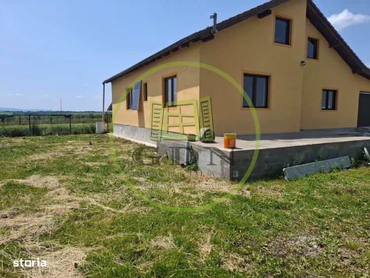 Casă cu 4 camere în Arpașu de Jos