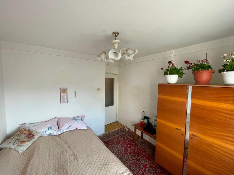 Apartament cu 3 camere decomandat în Galata