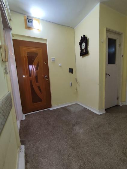 Apartament cu 3 camere semidecomandat în Dunărea