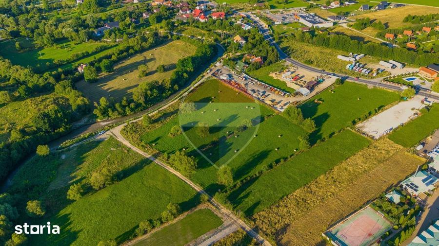 Teren de 7660 mp, în Central