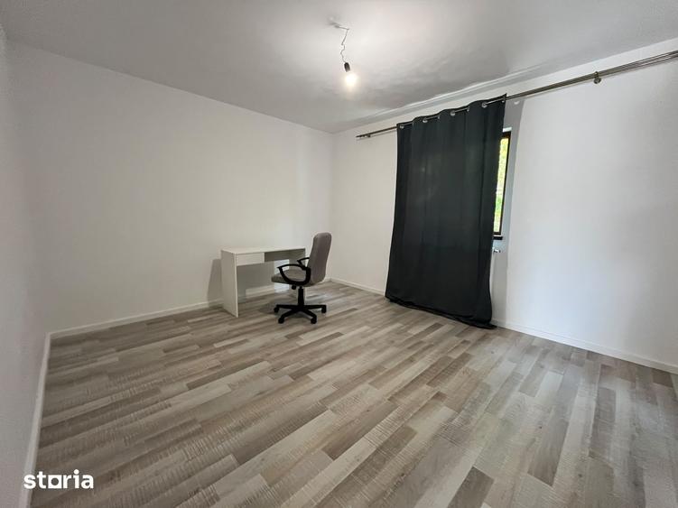 Casă cu 6 camere cu Teren 98 Mp în Miroslava