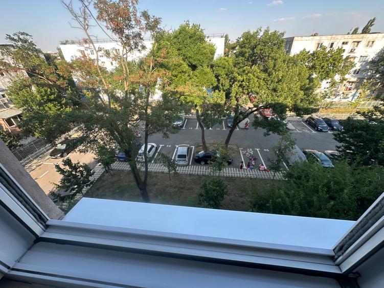 Apartament cu 2 camere semidecomandat în Rahova