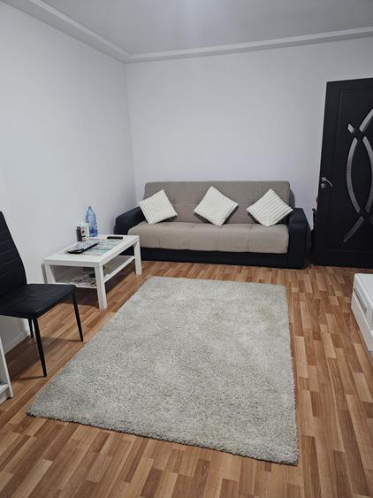 Apartament cu 3 camere decomandat în Dristor