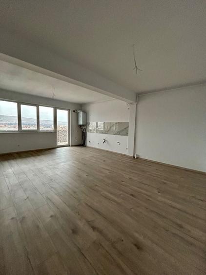 Apartament cu 2 camere semidecomandat în Florești — fotografia 1
