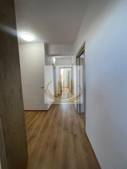 Apartament cu 3 camere, mobilat în Central