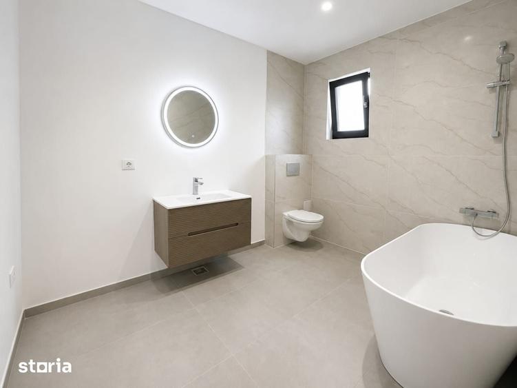 Casă cu 5 camere cu Teren 460 Mp în Domnești
