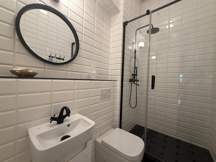 Casă individuală cu 4 camere cu Canalizare în Grigorescu