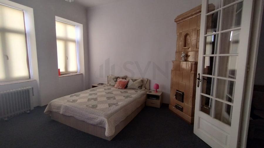 Apartament cu 4 camere decomandat, mobilat în P-ța Universității