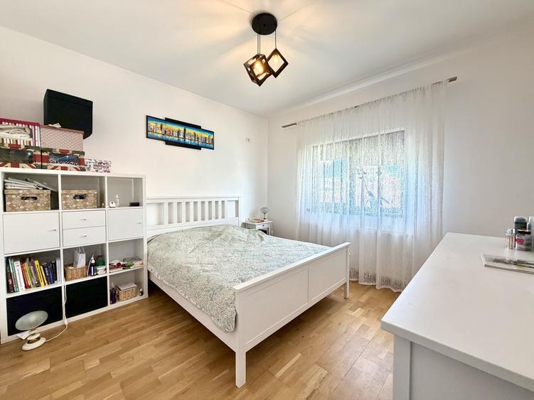 Duplex cu 4 camere cu Canalizare în Dumbrăvița