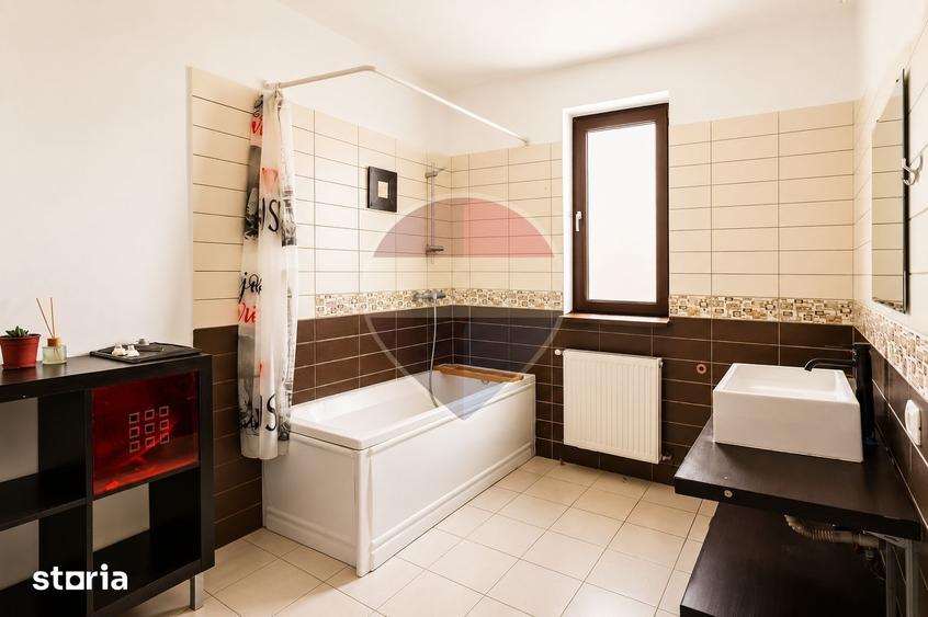 Casă cu 6 camere cu Teren 572 Mp în Tărtășești