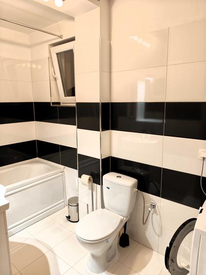 Apartament cu 3 camere decomandat în Jiului