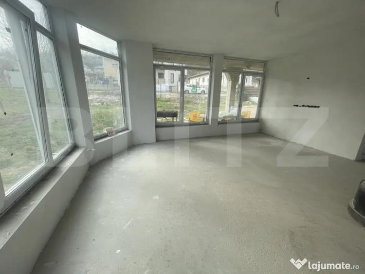 Casa individuala semifinisata, 4 camere, 10 ari teren si gar - 16
