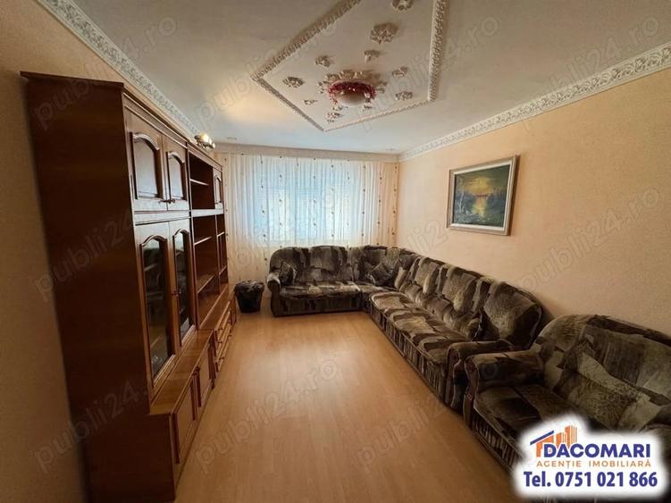 Apartament cu 3 camere decomandat în Micro 17