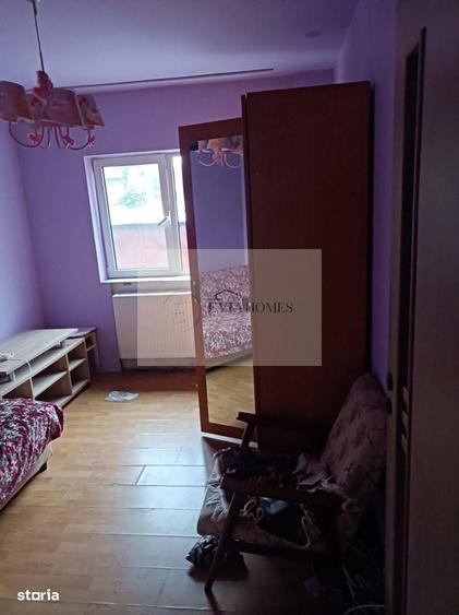 Apartament cu 3 camere decomandat în Între Lacuri