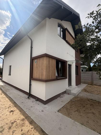 Casă cu 4 camere în Popoveni