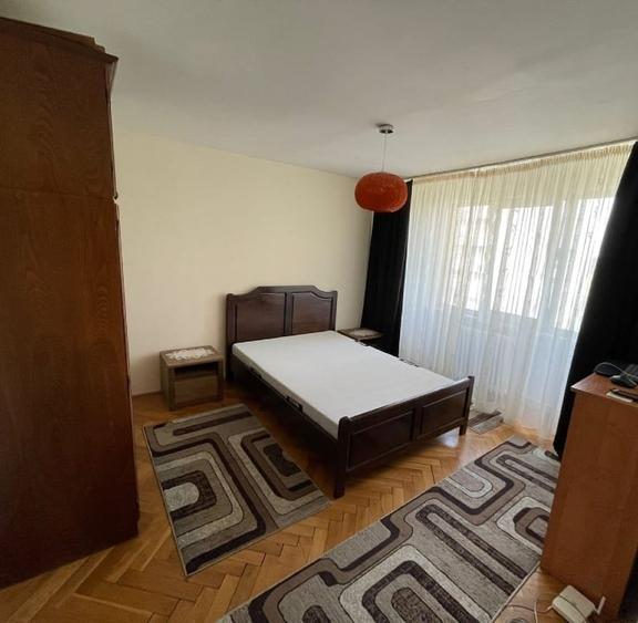 Garsonieră decomandată, mobilată în Central