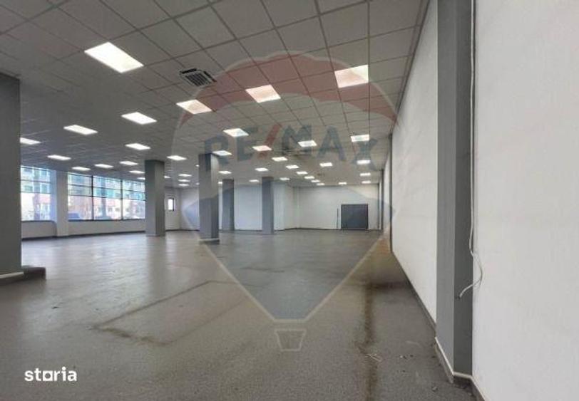 Spa?iu comercial de inchiriat, zona Iris, 600mp, inal?ime 3.80-4.20m - 3