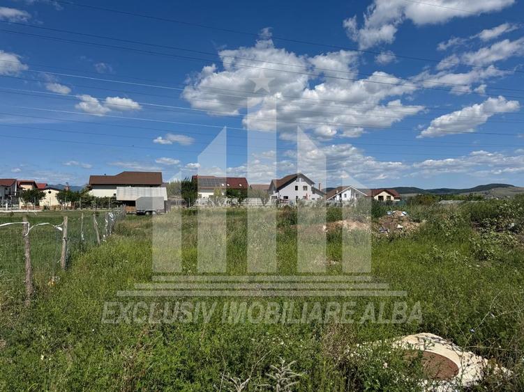 Teren Construcții intravilan de 450 mp, în Micești