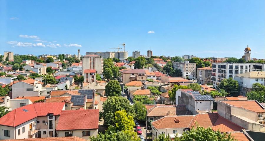 Apartament cu 2 camere decomandat, mobilat în Casa de Cultură