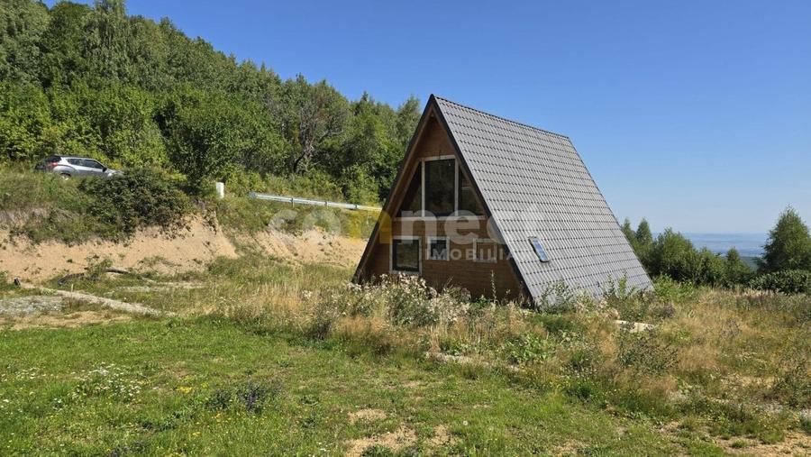 Casă individuală cu 4 camere cu Teren 1537 Mp în Muntele Rece