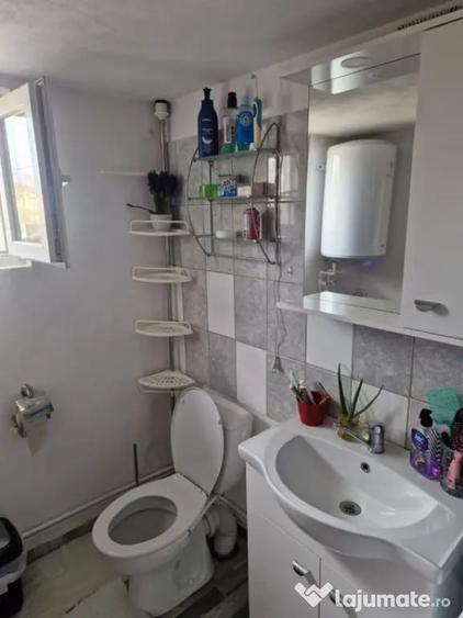 Casă cu 2 camere cu Teren 1686 Mp în Central