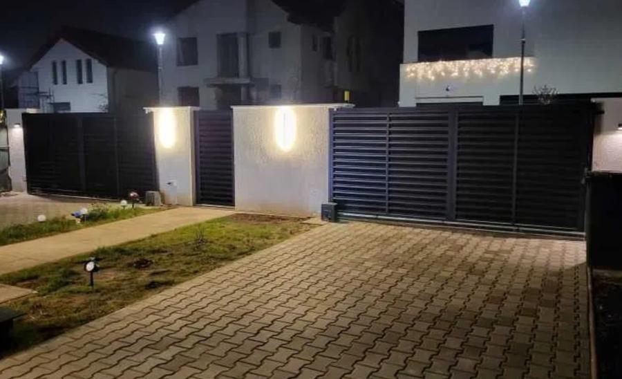 Casă individuală cu 4 camere cu Canalizare în Băneasa