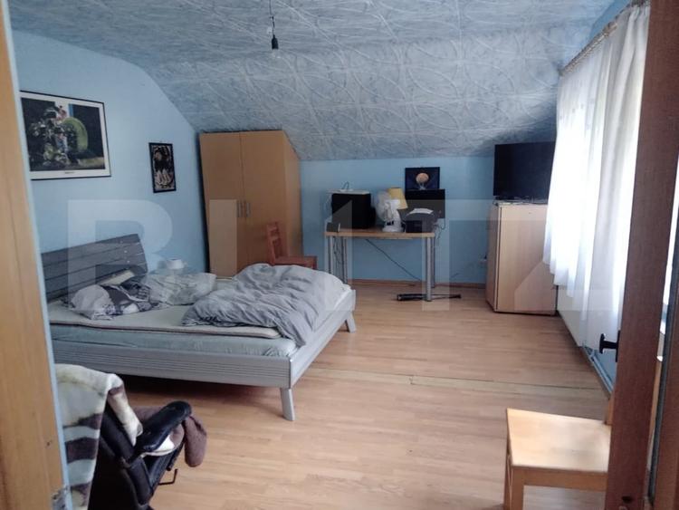 Casă individuală cu 5 camere cu Canalizare în Răstolița