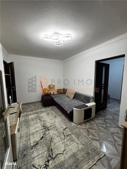 Apartament cu 2 camere semidecomandat în Micro 14