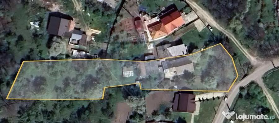 Casă cu 5 camere cu Teren 3056 Mp în Central
