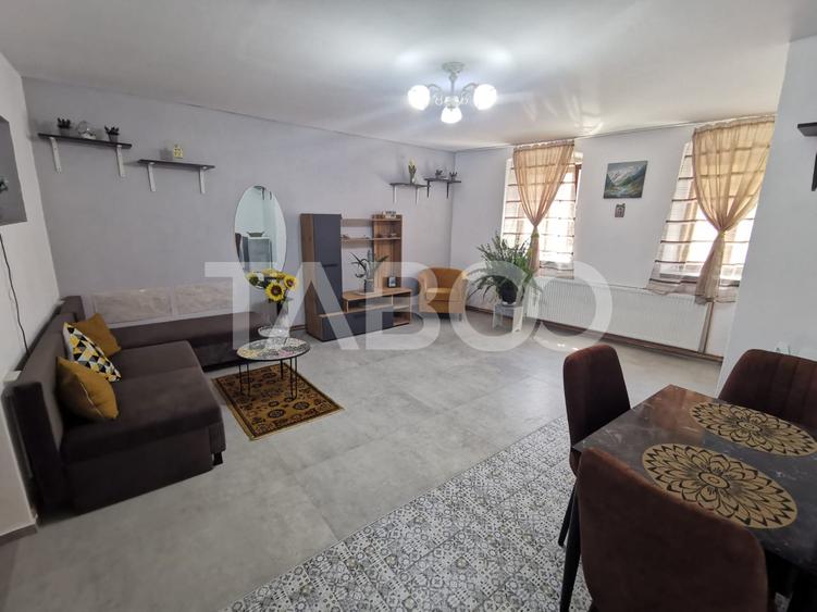 Apartament cu 2 camere nedecomandat, mobilat în Orașul de Jos