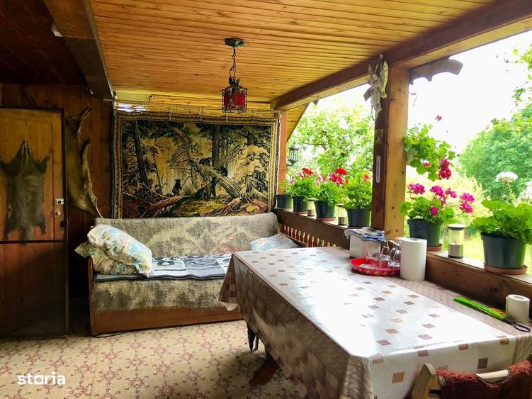 Casă cu 2 camere cu Teren 3400 Mp în Central