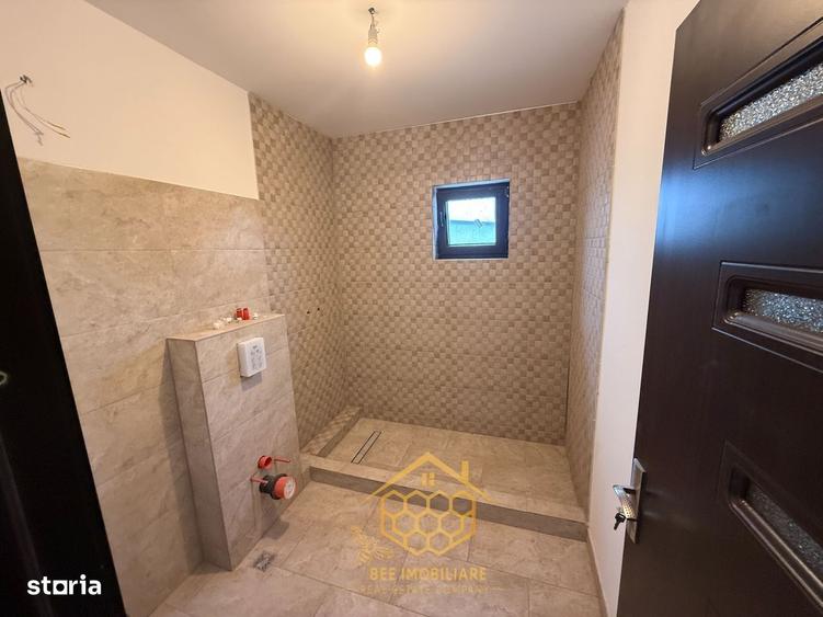Casă cu 4 camere cu Teren 300 Mp în Șimnicu de Jos