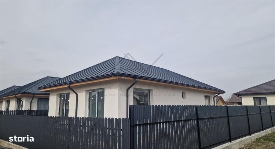 Casă cu 3 camere în Domnești
