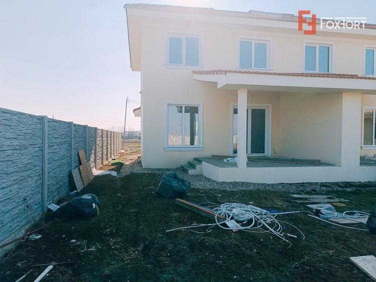 Duplex cu 4 camere cu Teren 330 Mp în Giroc
