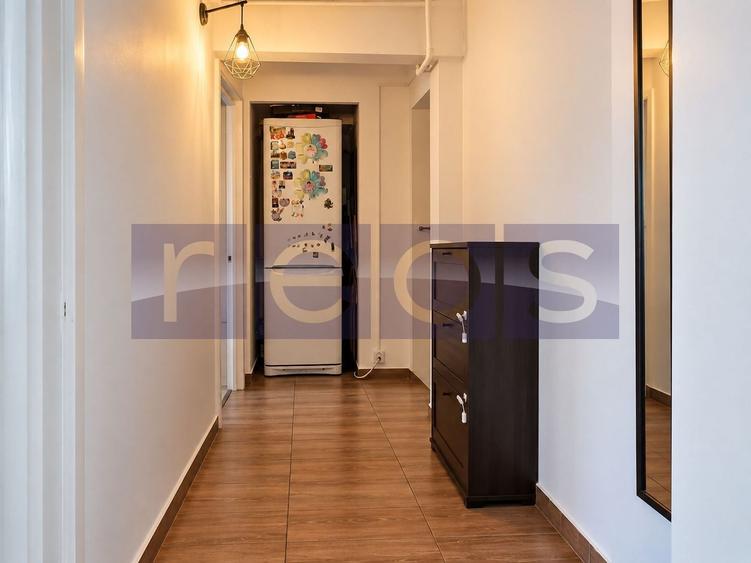 Apartament cu 3 camere semidecomandat în Drumul Taberei