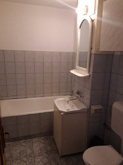 Inchiriez apartament 3 camere - 6