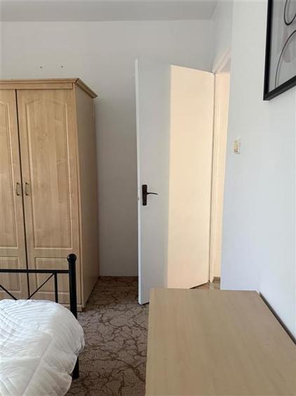 Apartament cu 2 camere semidecomandat în Girocului