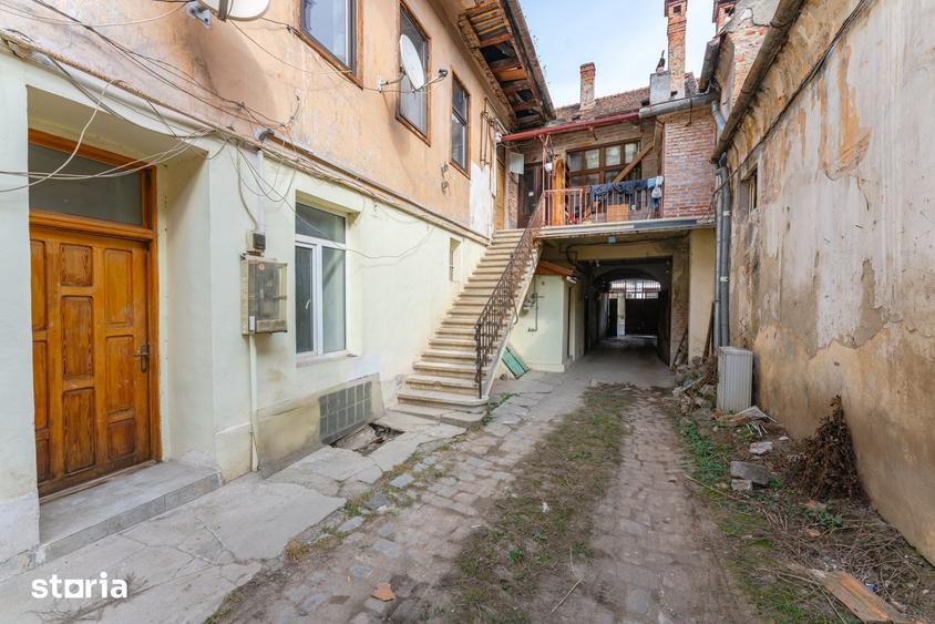 Casă cu Teren 696 Mp în Bartolomeu