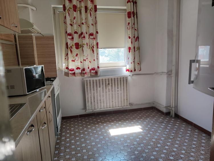 Apartament cu 2 camere semidecomandat în Moșilor