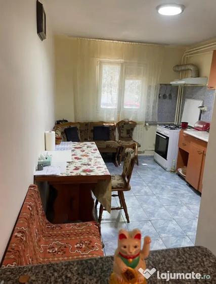 Apartament cu 2 camere semidecomandat în Crângași