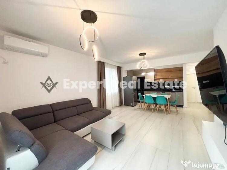 Apartament cu 3 camere semidecomandat în Central