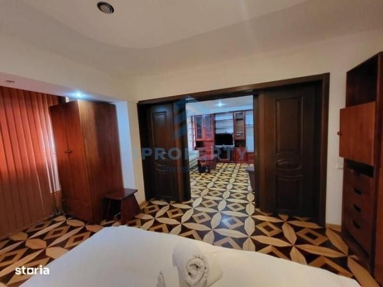 Apartament cu 3 camere semidecomandat în P-ța Muncii